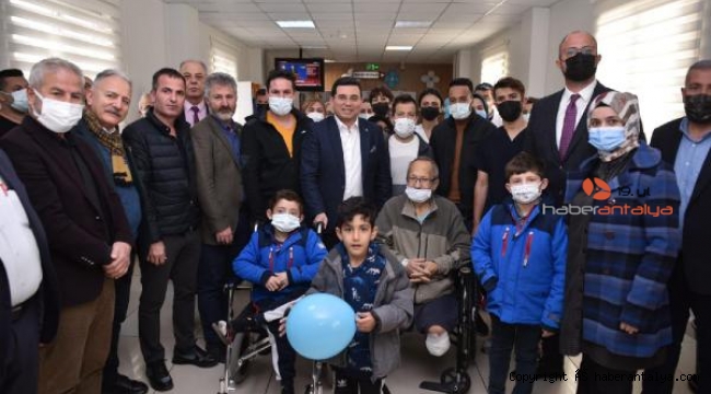 Kepez'den, Eğitim Araştırma Hastanesi'ne kütüphane