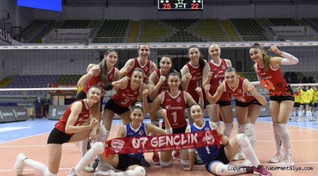 Muratpaşa'nın Sultanları galibiyetle başladı