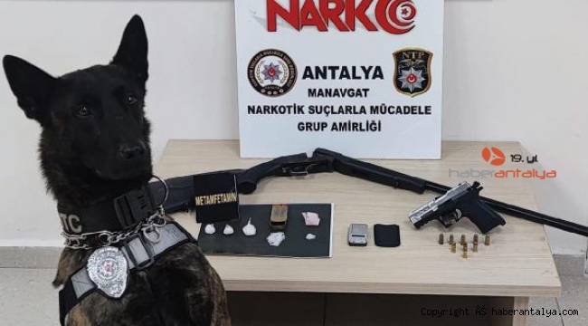 Narkotik köpeği Pars uyuşturucuya geçit vermedi