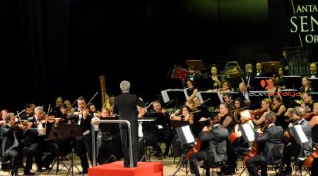 Orkestrayı Yunan şef yönetecek