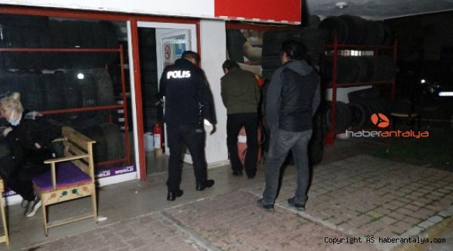 Oto lastik tamircisi, dükkanında ölü bulundu !