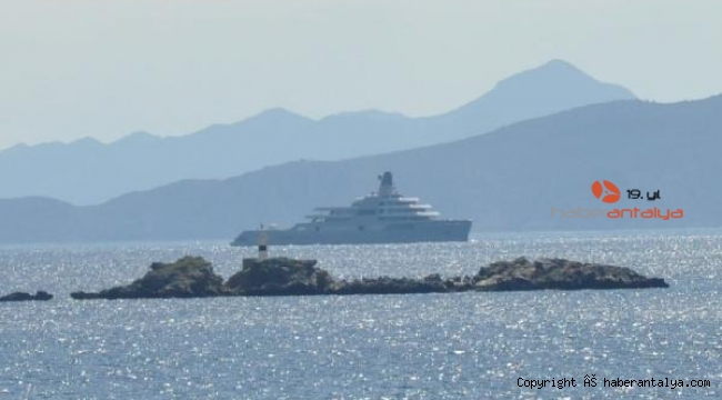 Rus milyarder Abramoviç'in yatı, Datça açıklarında