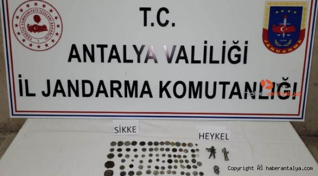 Side'de Roma dönemine ait 82 parça tarihi eser ele geçirildi