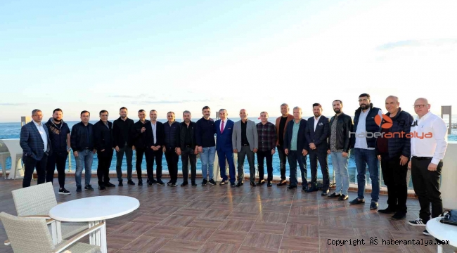 Alanyaspor yönetim kurulu iftarda buluştu