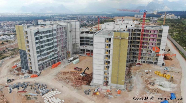 Antalya Şehir Hastanesi, kamu hastanelerinin yarısı kadar yatağa sahip