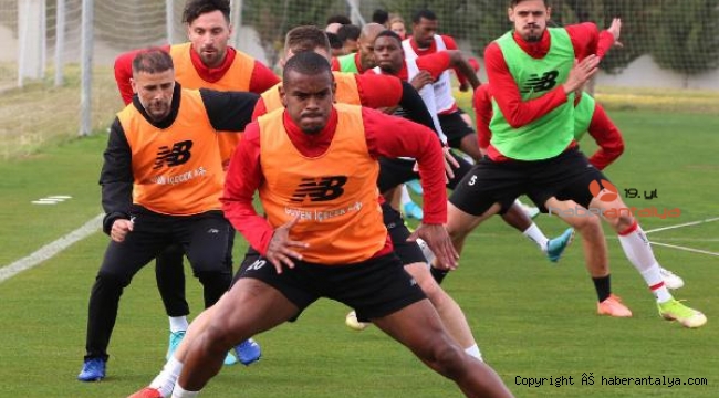 Antalyaspor 10'un peşinde 