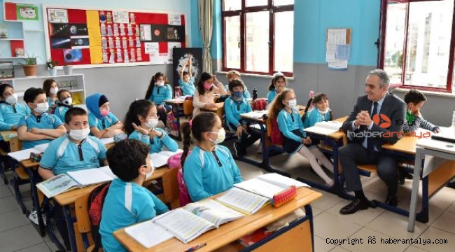 Başkan Esen, miniklerle aynı sıralarda