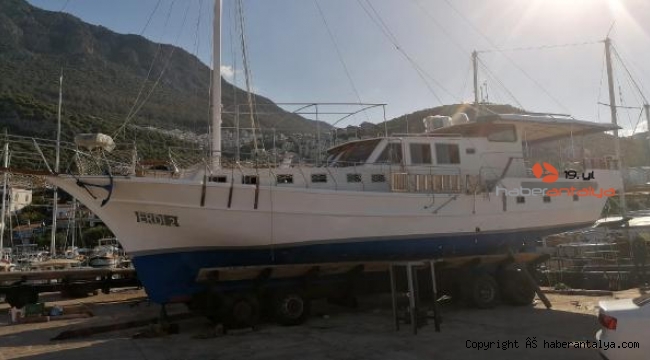 Genç kaptan teknenin altında kalarak yaşamını yitirdi