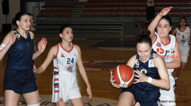 Kepez'in kızları ligin devleriyle mücadele ediyor