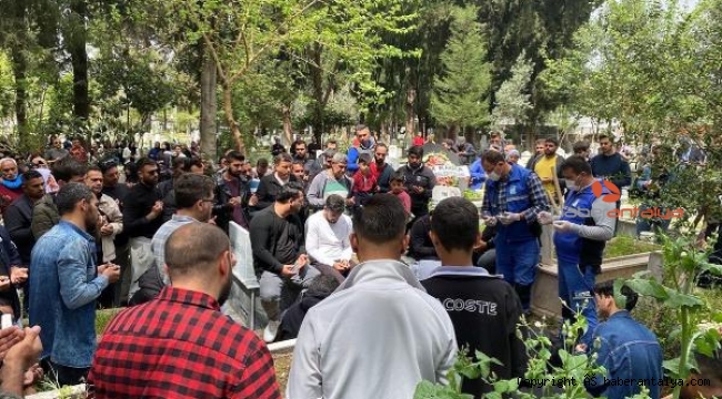 Küçük Yamaç, acı haberi alınca kalbi dayanamayan dedesinin yanına defnedildi