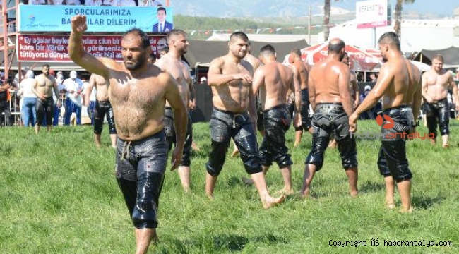 Kumluca'da yağlı güreş heyecanı