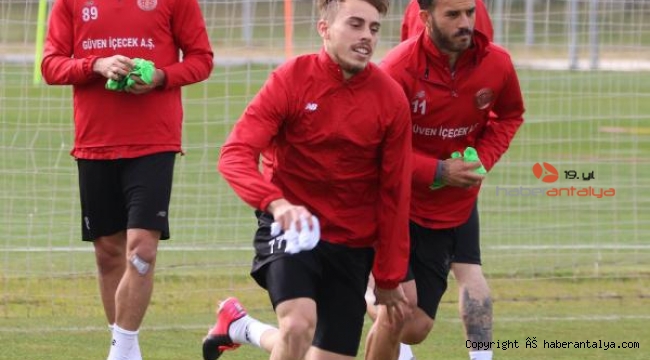 Lig heyecanı kaldığı yerden; 4 eksikli Antalyaspor'da tek hedef Altay galibiyeti