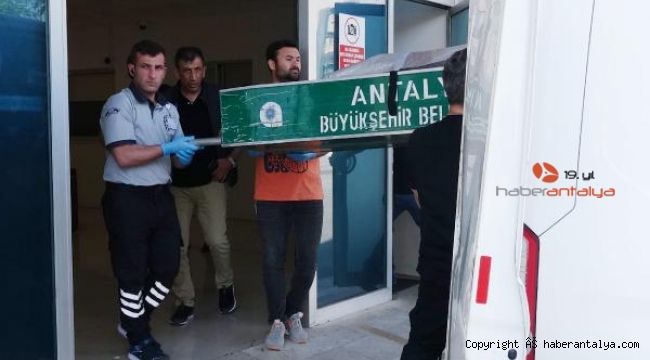 Otobüs altında kalan patenli çocuğun cenazesi, babası tarafından alındı