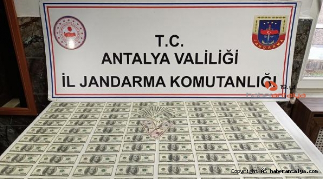 Otomobilde 10 bin 200 dolar sahte banknot !