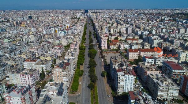 Savaştan kaçan Ukraynalı, parasını konuta yatırdı