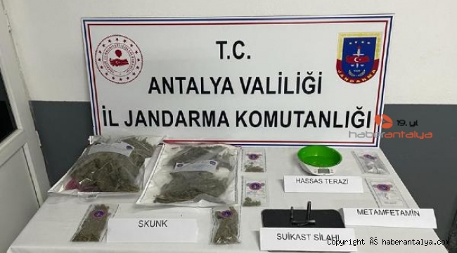 Suikast tabancalı uyuşturucu satıcıları tutuklandı