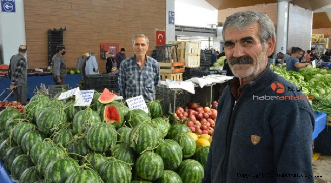 Yangının izini silmeye çalışan çiftçinin 'üreticiden tüketiciye 3 kat fiyat' tepkisi