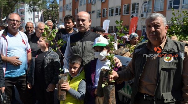 Yeşil vatan TIR'ı Serik'te çocuklarla buluştu