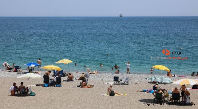 Antalya'ya yaz geldi ! Hava sıcaklığı 37 dereceyi gördü