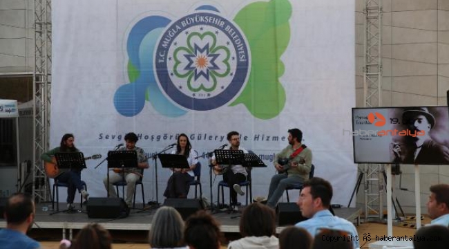 Asırlık şarkılar Türkçe ve Rumca seslendirildi
