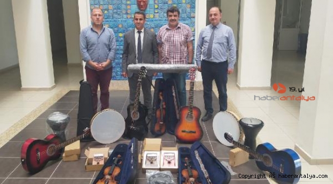 Bakanlıktan okullara müzik aletleri