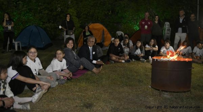Başkan Uysal, izcilerle kamp ateşi etrafında buluştu