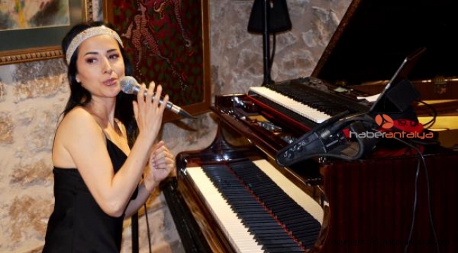 Genç sanatçıdan büyüleyen konser