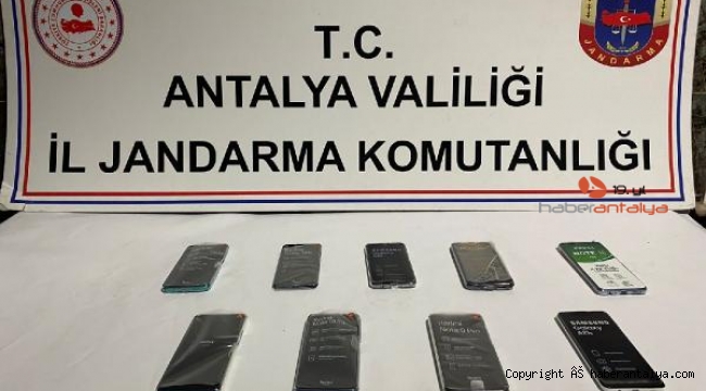Jandarmadan kaçak cep telefonu baskını !