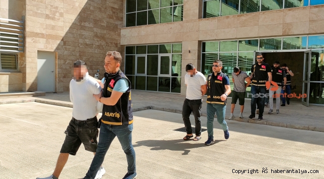 Kafası rahat hırsızdan gazetecilere: "Çek çek Antalya yakışıklı görsün"