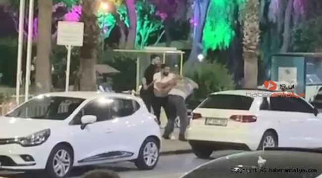 Kafe önünde silahlı- sopalı kavga !
