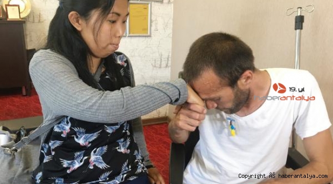Kendisini böbreğiyle hayata bağlayan Japon eşine duygulandıran teşekkür