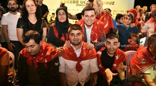 Kepez'de en özel askerlere kına gecesi