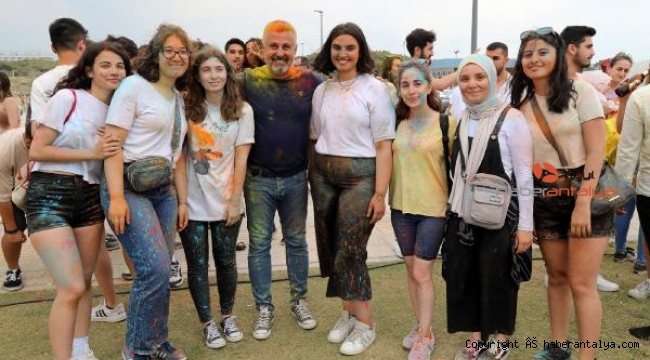 Manavgat'ta hayat renklere boyandı