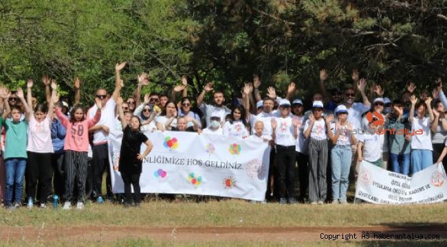 Özel çocuklar üniversitede oryantiring yaptı