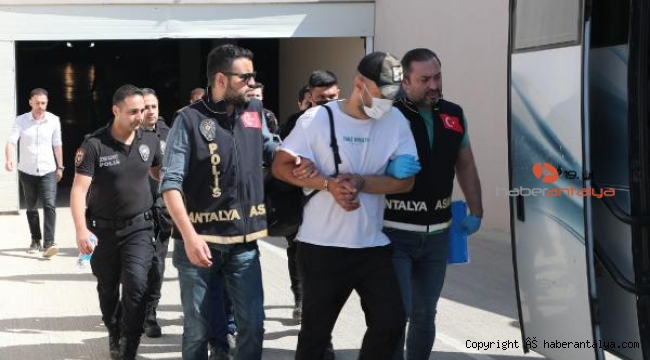 Polisten 'aranan' operasyonu: 60 gözaltı