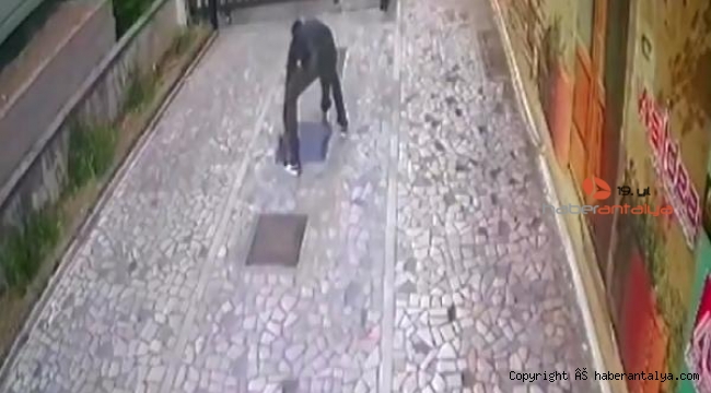 Rögar kapağı hırsızlığı kamerada