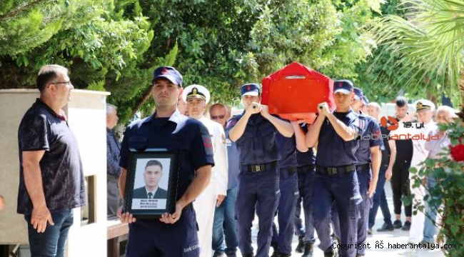 Tartışma sonucu öldürülen uzman çavuş, toprağa verildi