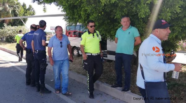 Tur minibüsü kaza yaptı; 11'i turist 12 kişi yaralandı