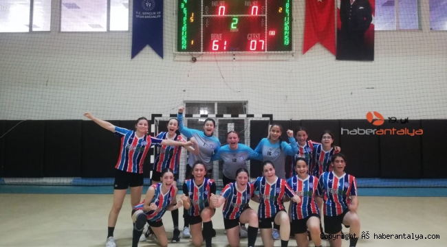 Yıldız Kelebekler çeyrek finalde