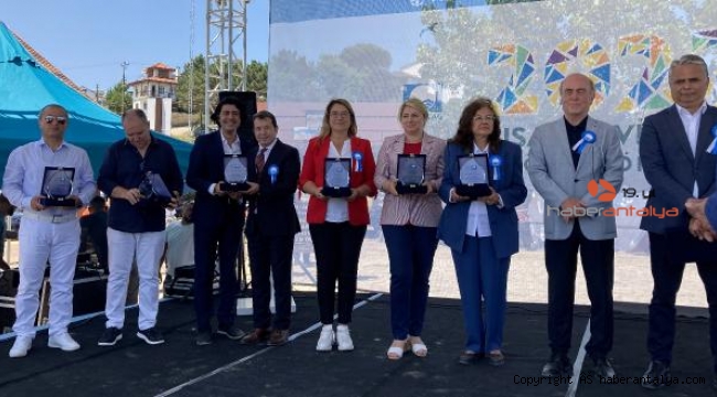 Alanya Belediyesi'ne TÜRÇEV'den mavi bayrak ödülü