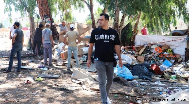 Antalya'da polis ve zabıtadan 'kötü görüntü' baskını