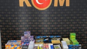 Antalya'da yüklü miktarda tıbbi ürün ve sigara ele geçirildi !