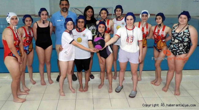 Antalyalı yüzücülerin final heyecanı