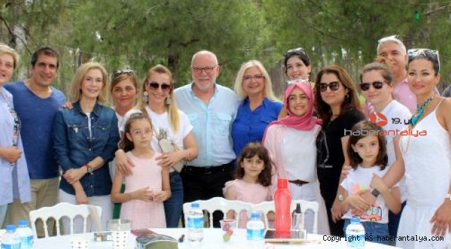 'Covid'e veda, yaza merhaba' dediler 