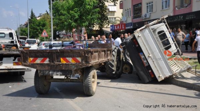 Gazipaşa'da traktör kontrolden çıktı: 4 yaralı
