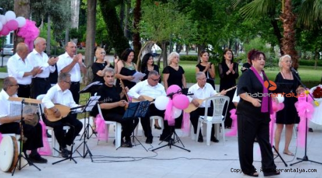Karaalioğlu Parkı'nda türkü konseri