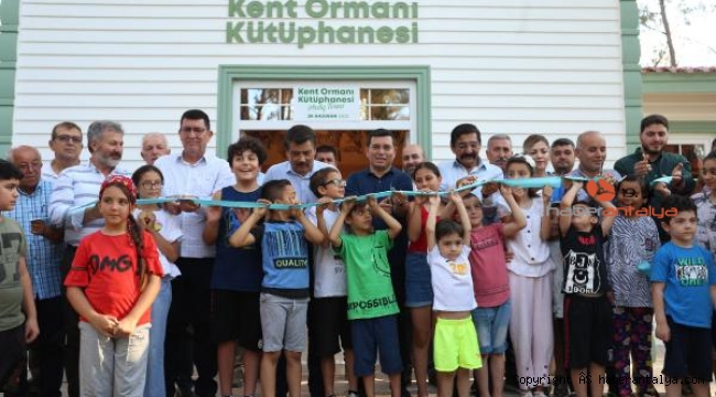 Kent ormanı kütüphanesi kapılarını açtı