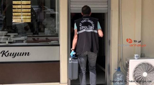 Kuyumcudaki soygunu emekli polis önledi !