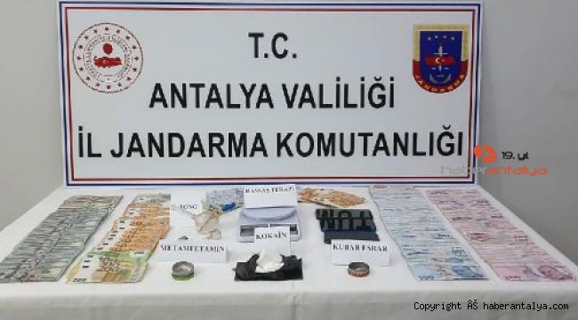 Manavgat'ta uyuşturucu operasyonu, yüklü miktarda nakit ele geçirildi 