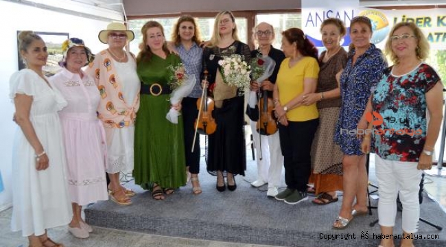 Rus sanatçıdan dünya şarkıları